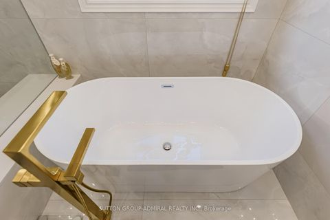 Photo 37 at 37 Cedarpoint Court, Patterson, Vaughan