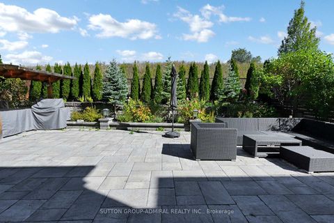 Photo 44 at 37 Cedarpoint Court, Patterson, Vaughan