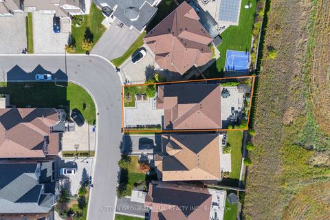 Photo 45 at 37 Cedarpoint Court, Patterson, Vaughan