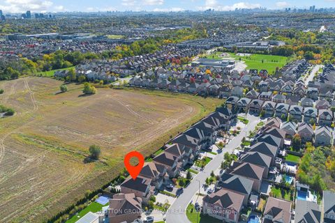 Photo 46 at 37 Cedarpoint Court, Patterson, Vaughan