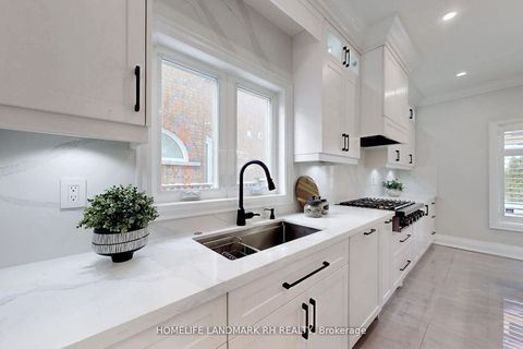 Photo 10 at 129 Golden Tulip Crescent, Cachet, Markham