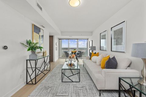 Photo 3 at 2015 - 17 Bathurst Street, Waterfront Communities C1, Toronto