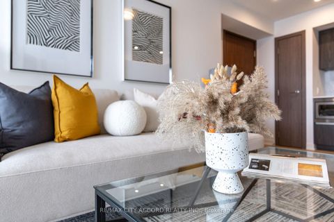 Photo 10 at 2015 - 17 Bathurst Street, Waterfront Communities C1, Toronto