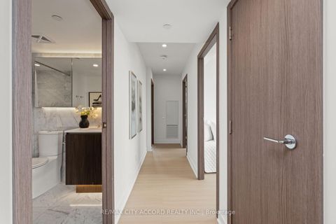 Photo 11 at 2015 - 17 Bathurst Street, Waterfront Communities C1, Toronto