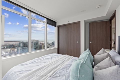 Photo 16 at 2015 - 17 Bathurst Street, Waterfront Communities C1, Toronto