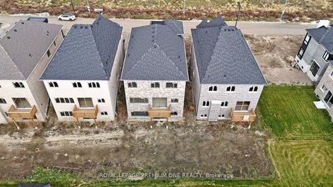 Photo 11 at 15 Antonietta Crescent, Vellore Village, Vaughan