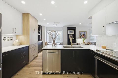 Photo 9 at 26 - 208 Niagara Street, Niagara, Toronto