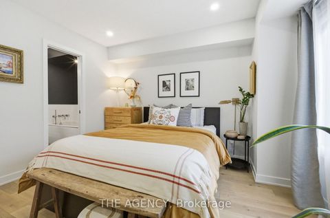 Photo 17 at 26 - 208 Niagara Street, Niagara, Toronto