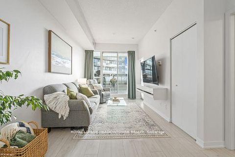 Photo 2 at 510 - 51 East Liberty Street, Niagara, Toronto