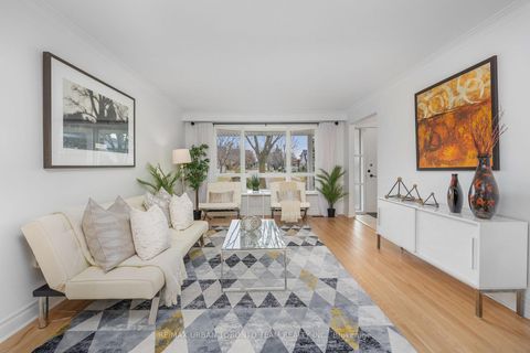 Photo 2 at 12 Wardencourt Drive, Sullivan, Toronto