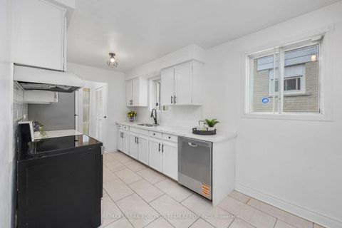 Photo 6 at 12 Wardencourt Drive, Sullivan, Toronto