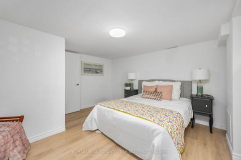 Photo 25 at 12 Wardencourt Drive, Sullivan, Toronto