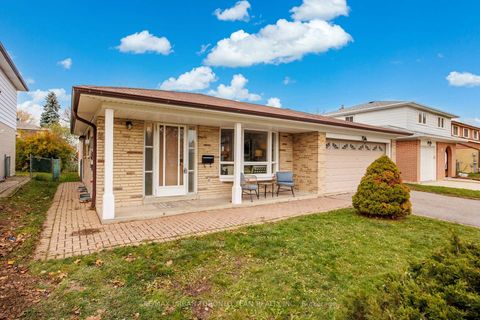 Photo 36 at 12 Wardencourt Drive, Sullivan, Toronto