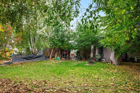 Photo 16 at DUPLEX - 35 BERNICK Drive, Grove East, Barrie