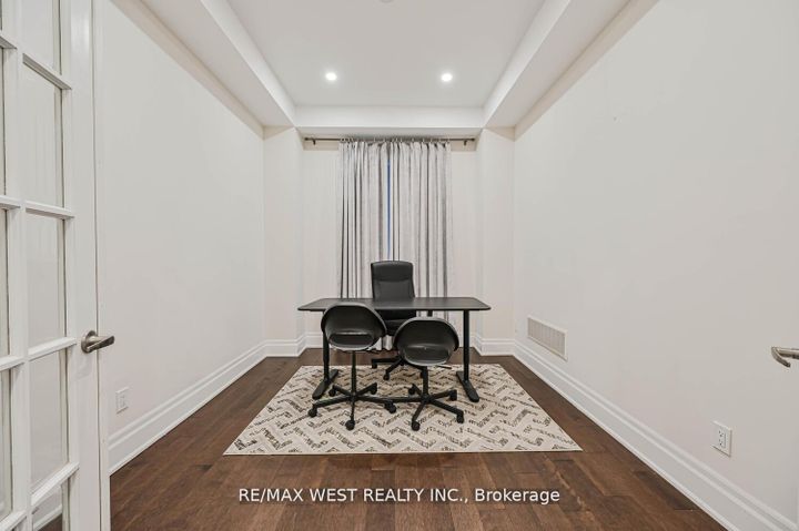 Photo 10 at 293 Torrey Pines Road, Kleinburg, Vaughan