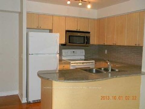 Photo 3 at 1109 - 763 Bay Street, Bay Street Corridor, Toronto