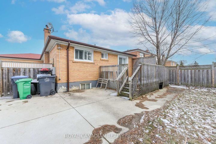 Photo 41 at 7566 Lockington Crescent, Malton, Mississauga