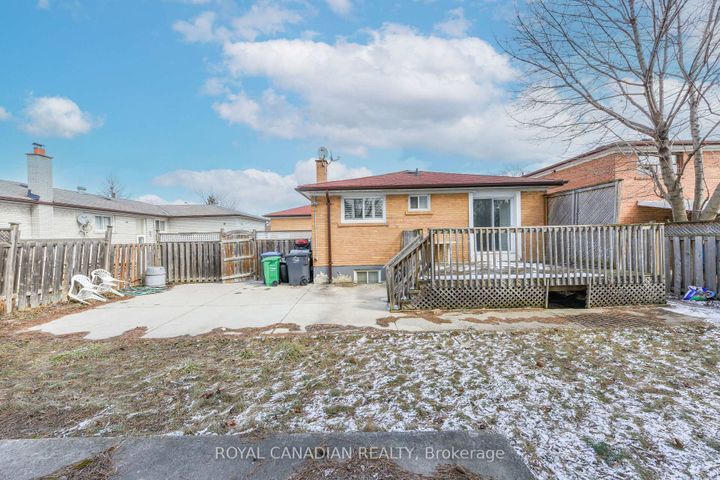 Photo 42 at 7566 Lockington Crescent, Malton, Mississauga