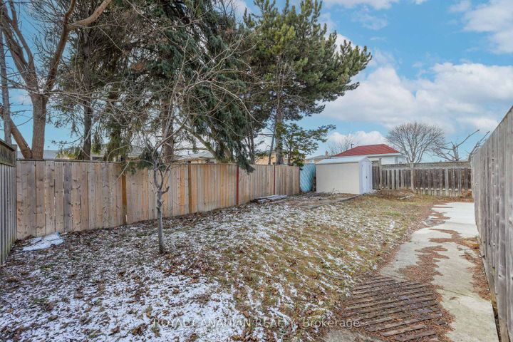 Photo 46 at 7566 Lockington Crescent, Malton, Mississauga