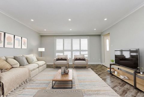 Photo 13 at 7566 Lockington Crescent, Malton, Mississauga