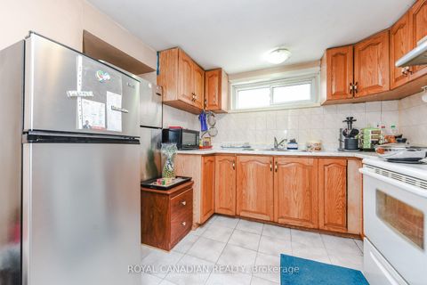 Photo 29 at 7566 Lockington Crescent, Malton, Mississauga