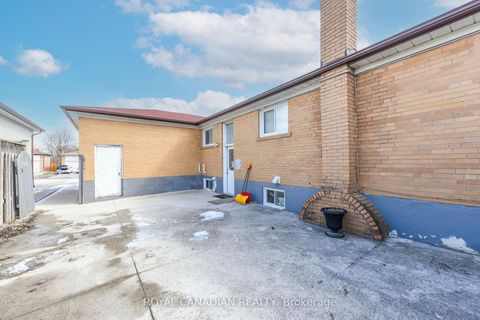 Photo 39 at 7566 Lockington Crescent, Malton, Mississauga