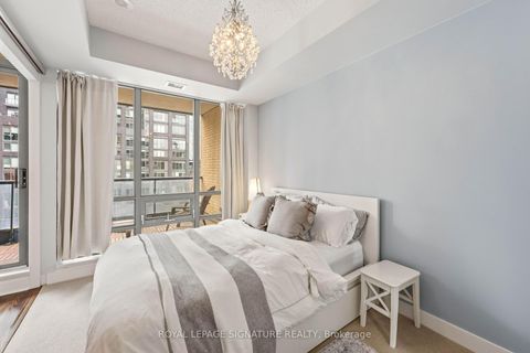 Photo 11 at 712 - 438 King Street W, Waterfront Communities C1, Toronto