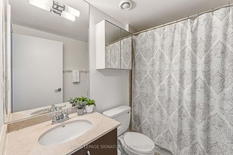 Photo 12 at 712 - 438 King Street W, Waterfront Communities C1, Toronto