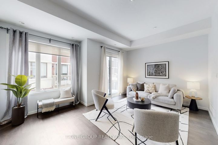 Photo 2 at 27 Genuine Lane, Doncrest, Richmond Hill