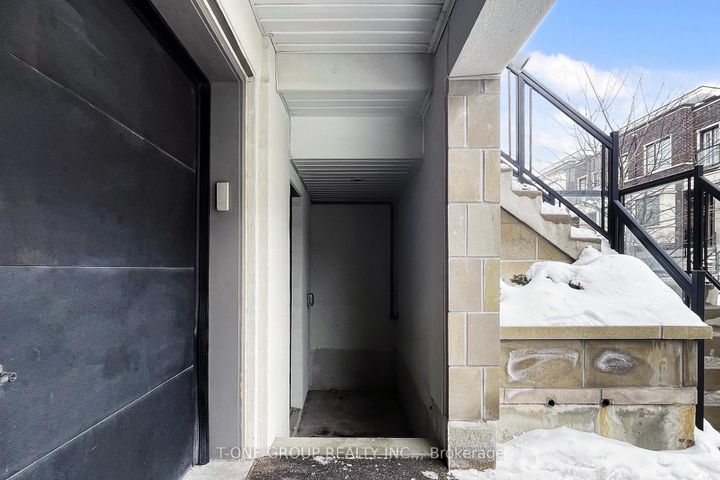 Photo 33 at 27 Genuine Lane, Doncrest, Richmond Hill