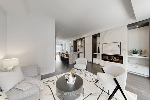 Photo 5 at 27 Genuine Lane, Doncrest, Richmond Hill