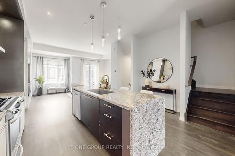 Photo 10 at 27 Genuine Lane, Doncrest, Richmond Hill