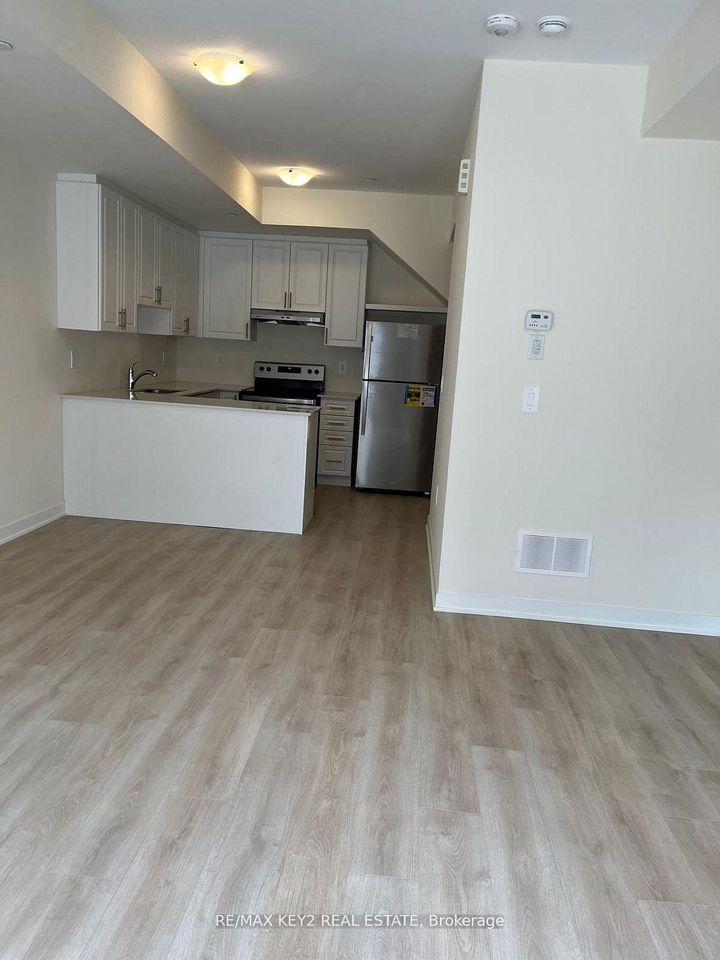 Photo 4 at 230 - 1695 Dersan Street, Duffin Heights, Pickering