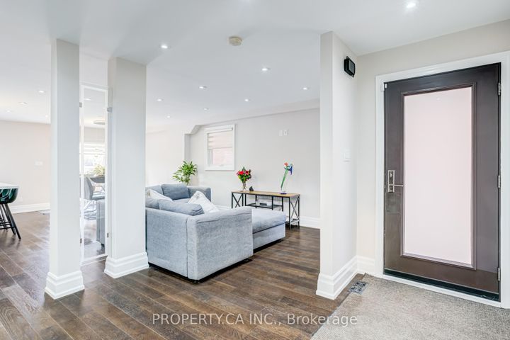 Photo 2 at 150 Brookmill Drive, Brownridge, Vaughan