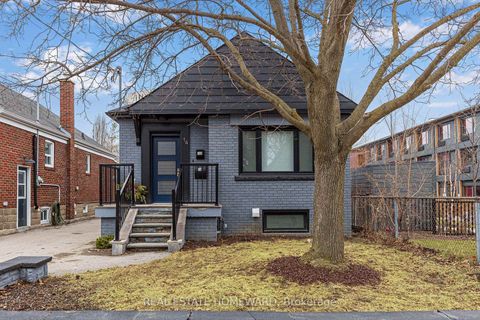 Photo 1 at 14 Bracebridge Avenue E, Lumsden, Toronto