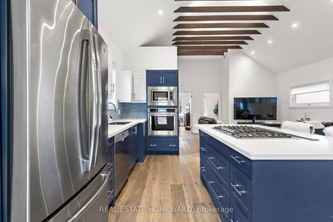 Photo 6 at 14 Bracebridge Avenue E, Lumsden, Toronto