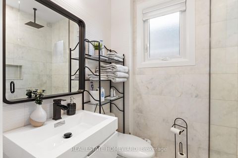 Photo 12 at 14 Bracebridge Avenue E, Lumsden, Toronto