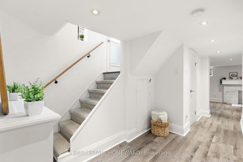 Photo 16 at 14 Bracebridge Avenue E, Lumsden, Toronto