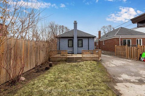 Photo 25 at 14 Bracebridge Avenue E, Lumsden, Toronto