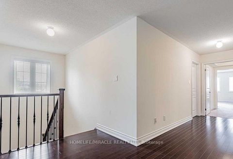 Photo 5 at 170 Maxwell Street, Bathurst Manor, Toronto