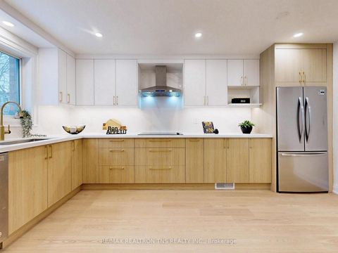 Photo 7 at 149 Kimono Crescent, Rouge Woods, Richmond Hill