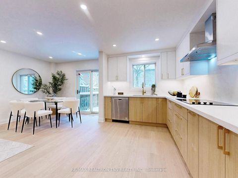 Photo 9 at 149 Kimono Crescent, Rouge Woods, Richmond Hill