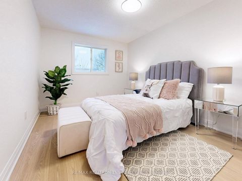 Photo 17 at 149 Kimono Crescent, Rouge Woods, Richmond Hill