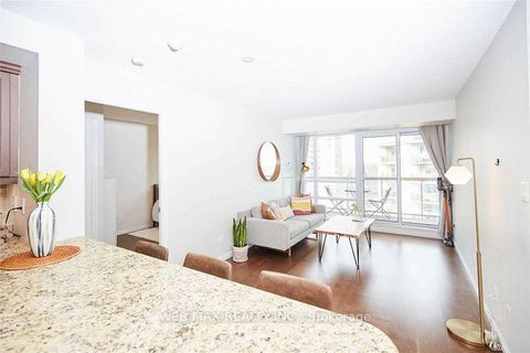 Photo 2 at 1305 - 900 Mount Pleasant Road, Mount Pleasant West, Toronto