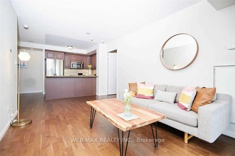 Photo 4 at 1305 - 900 Mount Pleasant Road, Mount Pleasant West, Toronto