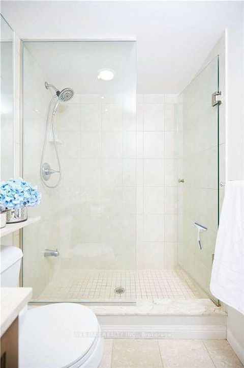 Photo 7 at 1305 - 900 Mount Pleasant Road, Mount Pleasant West, Toronto