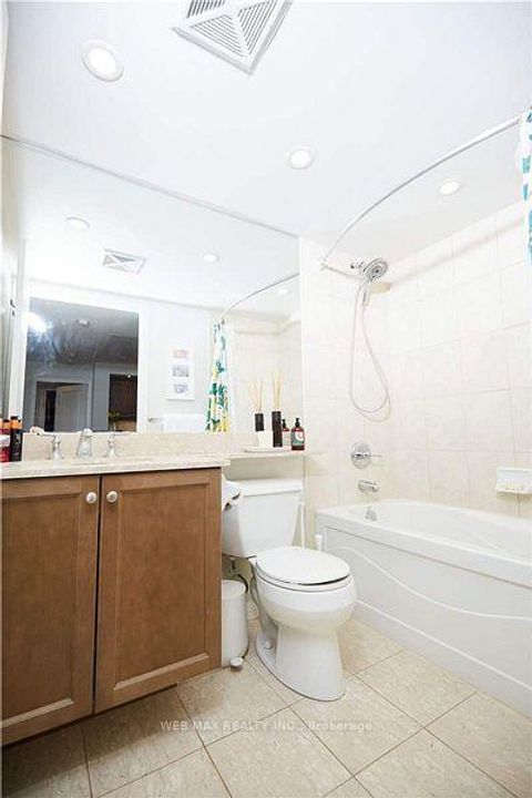 Photo 9 at 1305 - 900 Mount Pleasant Road, Mount Pleasant West, Toronto