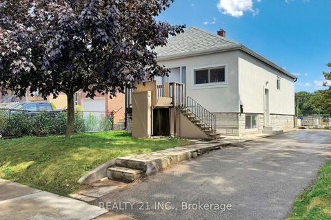 Photo 1 at 125 S Woodrow Boulevard, Cliffside, Toronto
