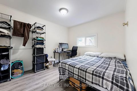 Photo 14 at 125 S Woodrow Boulevard, Cliffside, Toronto