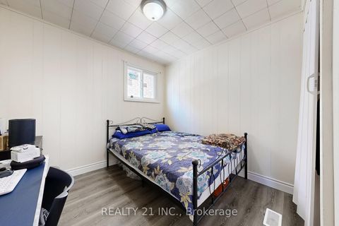 Photo 16 at 125 S Woodrow Boulevard, Cliffside, Toronto